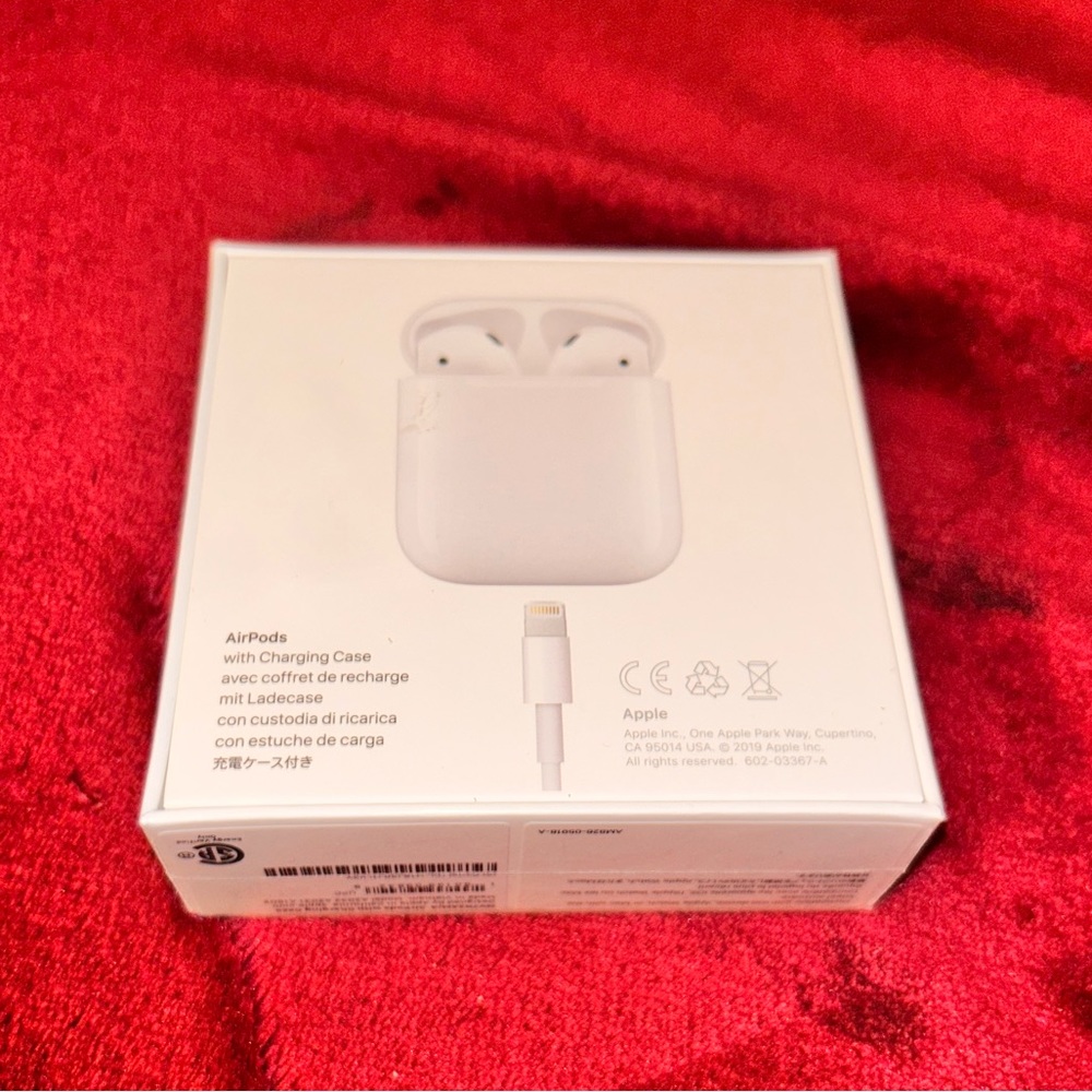 AirPods - Picture 3 of 5